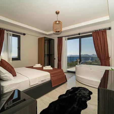 Mariposa Villa *
