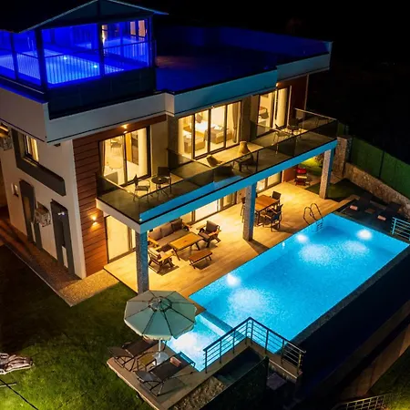 Mariposa Villa *