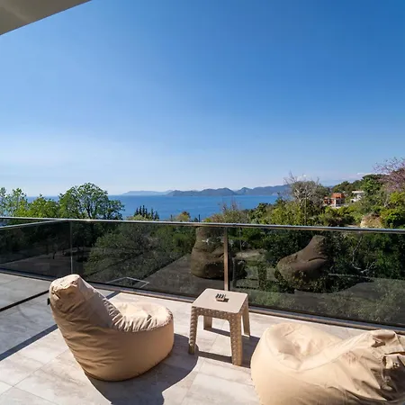 Mariposa Villa